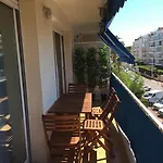 Апартаменты Immeuble Le St Honorat *
